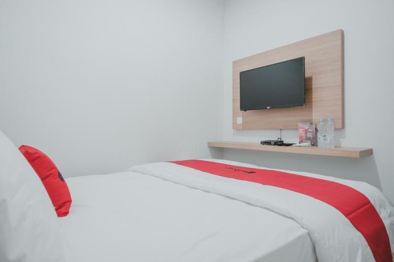 Hotel Reddoorz Near Taman Palem Dżakarta Zewnętrze zdjęcie